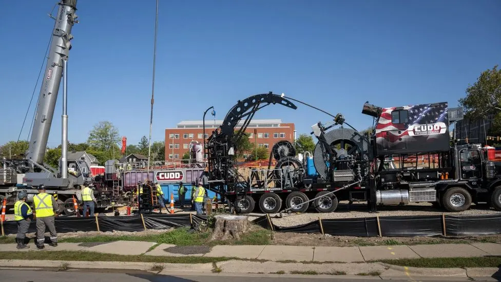 Equipment for digging at a construction site